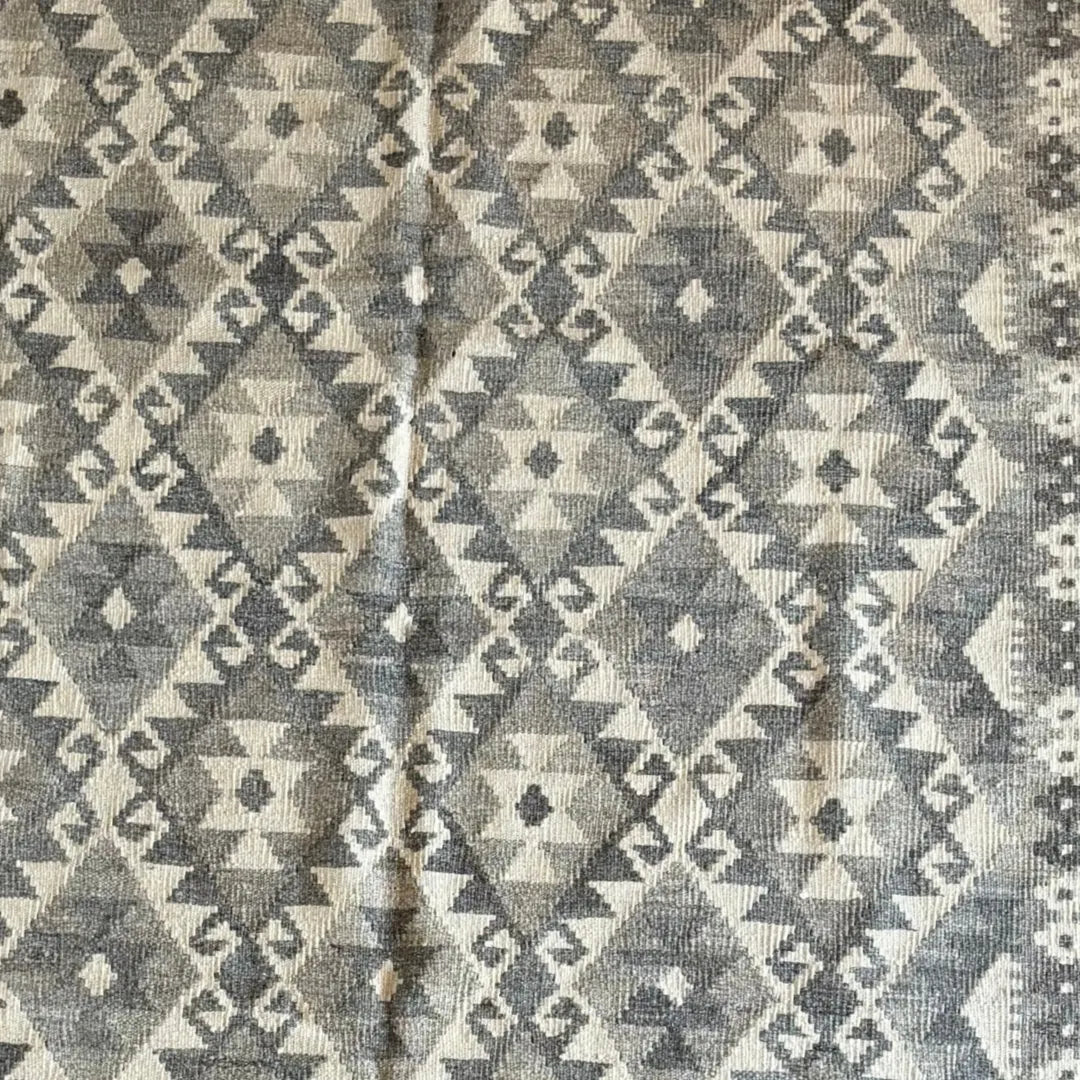 Ushak Kilim - Silver Diamond