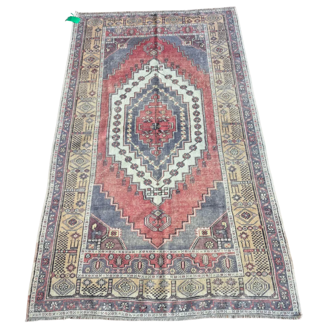 Handwoven Anatolian Rug – 4'04" x 7'05"