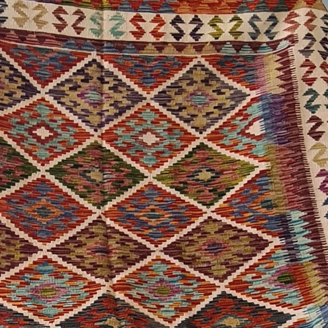 Ushak Kilim - Red