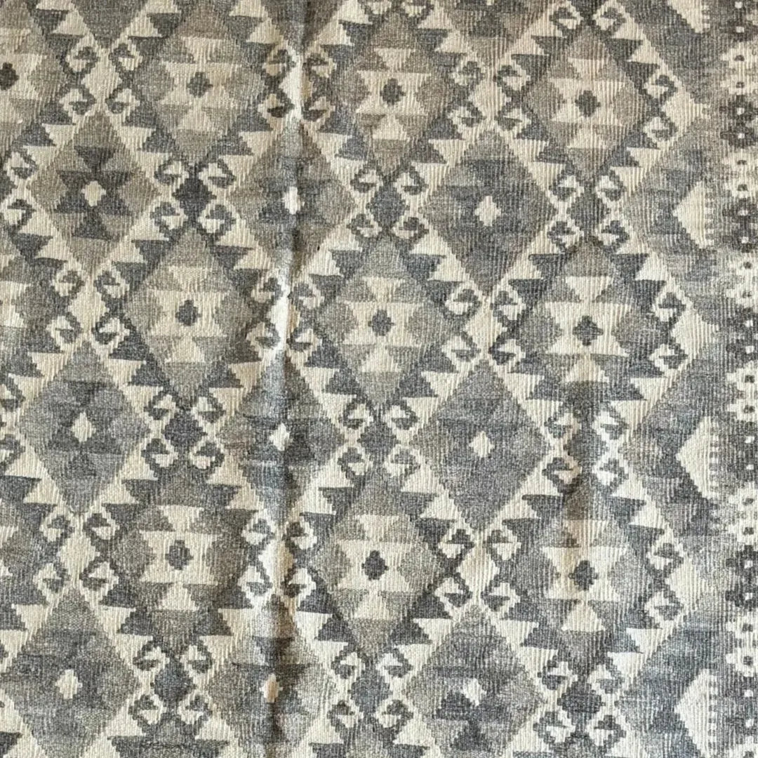 Ushak Kilim - Silver Diamond