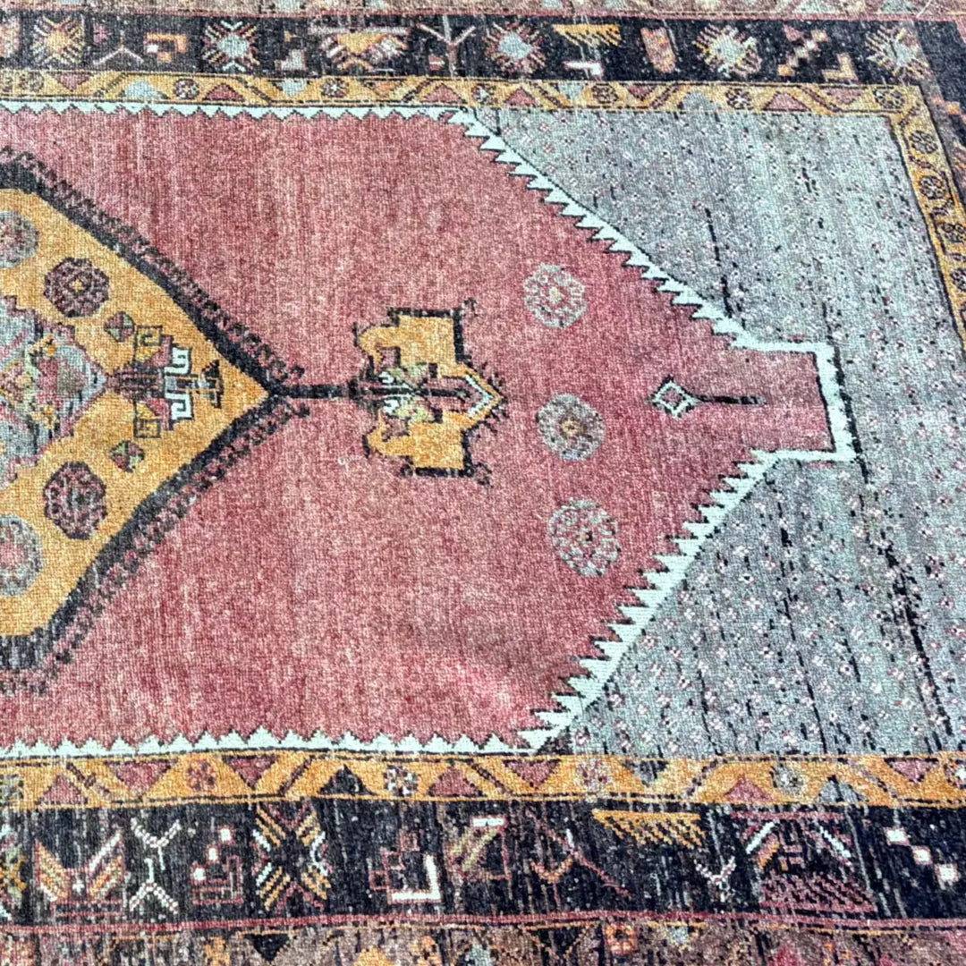 Handwoven Anatolian Rug – 3′10″ × 7′