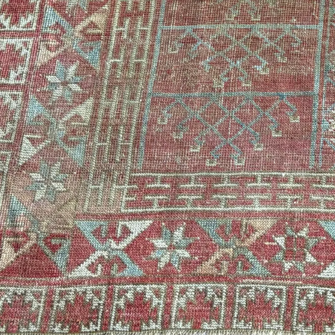 Antique Ensari Wool Rug – 5'2" x 8'0"